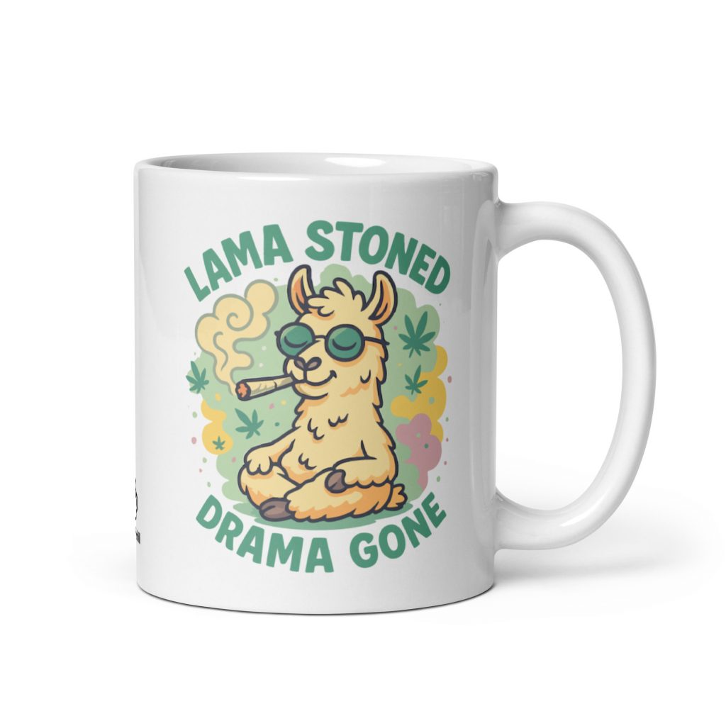 Mug lama stoned drama gone. Ce mug met en scène un lama chill avec des lunettes de soleil.